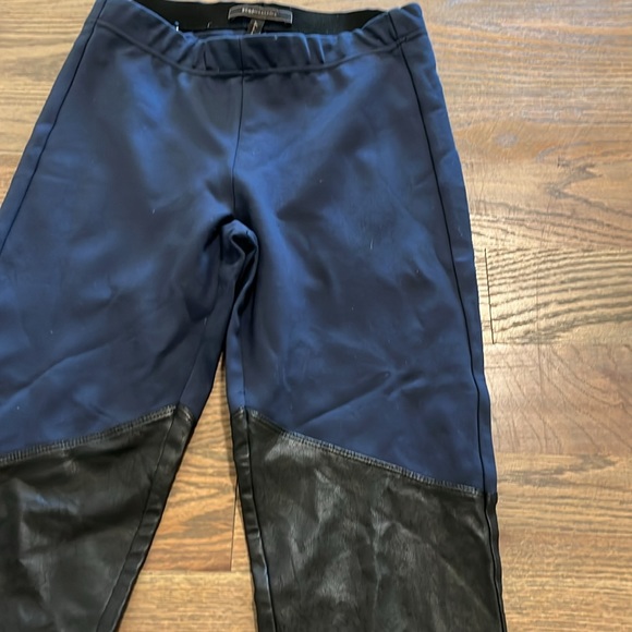 BCBG navy and faux leather leggings XS EUC - Picture 3 of 7